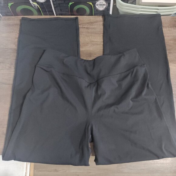 Copyleaf Yoga Pants - Picture 3 of 3